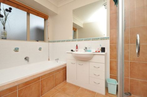 Photo of property in 5 Ernest Shackleton Place, Waiuku, 2123