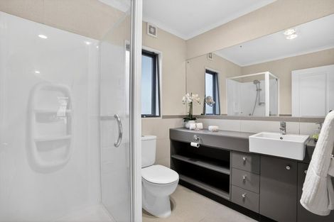 Photo of property in 28 Pickaberry Avenue, Karaka, Papakura, 2113