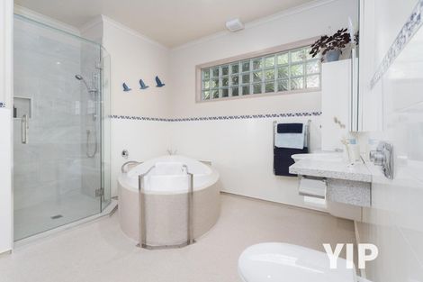 Photo of property in 14 Dress Circle, Newlands, Wellington, 6037