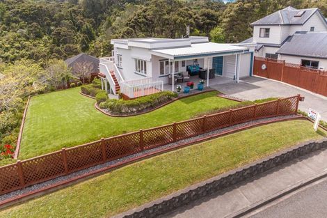 Photo of property in 105 Glendhu Road, Bayview, Auckland, 0629