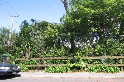 Photo of property in 23 Cliff Road, Torbay, Auckland, 0630