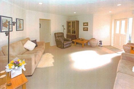 Photo of property in 23 Chesterfield Way, Orewa, 0931