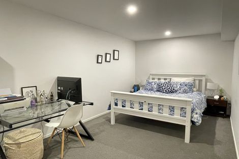 Photo of property in 2/4 Mcquoid Place, Glenfield, Auckland, 0629