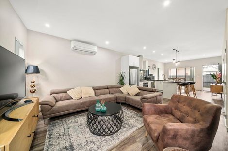 Photo of property in 11a Kent Road, Manurewa, Auckland, 2102