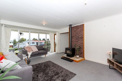 Photo of property in 19 Leon Place, Waitara, 4320