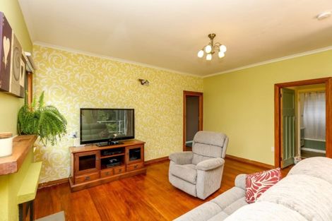 Photo of property in 17 Maratahu Street, Westown, New Plymouth, 4310