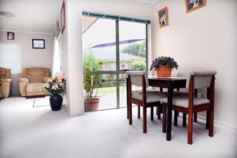 Photo of property in 8 Matilda Place, Weymouth, Auckland, 2103
