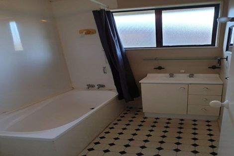 Photo of property in 1/1 Gates Lane, Woolston, Christchurch, 8023