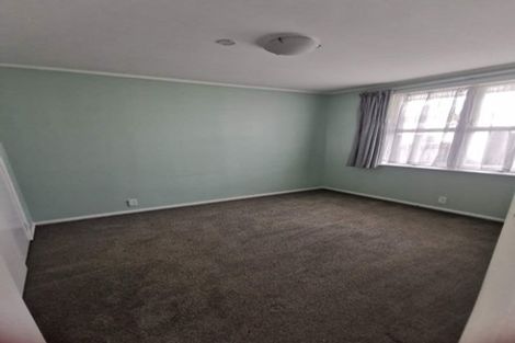 Photo of property in 1a Saulbrey Grove, Woburn, Lower Hutt, 5010