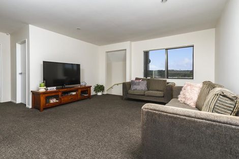 Photo of property in 10 Fern Court, Orewa, 0931