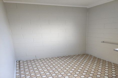 Photo of property in 2/35 Paramu Avenue, Birkdale, Auckland, 0626