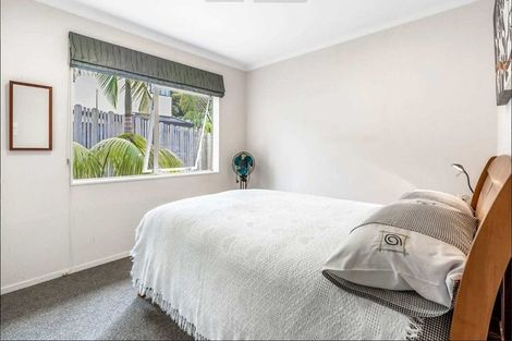Photo of property in 8 Landvale Court, Browns Bay, Auckland, 0630