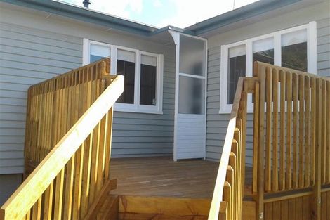 Photo of property in 679 Swanson Road, Swanson, Auckland, 0612