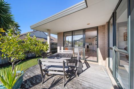 Photo of property in 26 Carriage Close, Northpark, Auckland, 2013