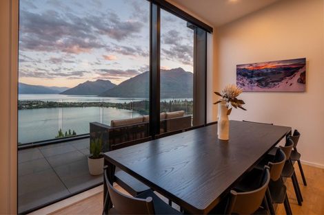 Photo of property in 92 Hensman Road, Queenstown, 9300