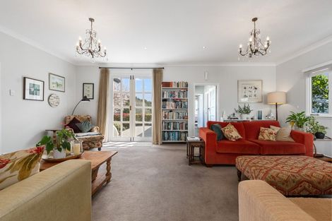 Photo of property in 462 Devonport Road, Tauranga South, Tauranga, 3112