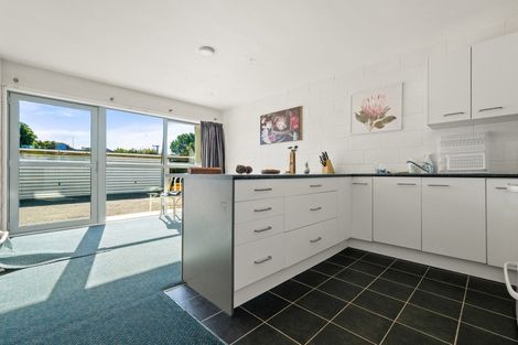 Photo of property in 3/112a Olliviers Road, Phillipstown, Christchurch, 8011