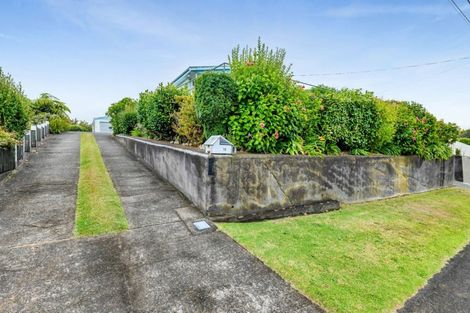 Photo of property in 79 Omata Road, Marfell, New Plymouth, 4310