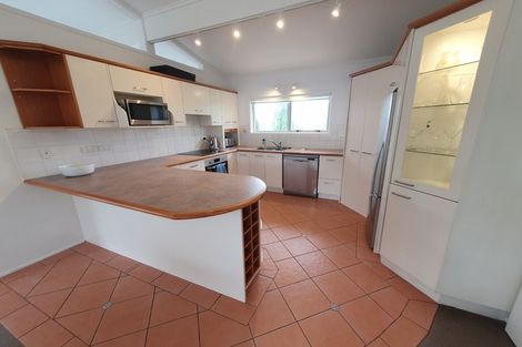 Photo of property in 2/42 Knightsbridge Drive, Forrest Hill, Auckland, 0620