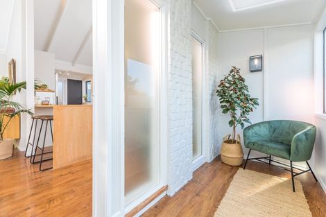 Photo of property in 18a Rosario Crescent, Red Beach, 0932