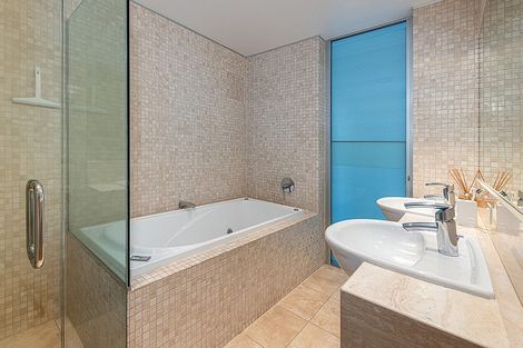 Photo of property in 3/245 Hurstmere Road, Takapuna, Auckland, 0622