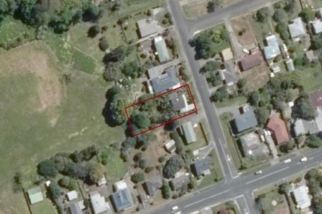 Photo of property in 2 Charles Street, Te Kamo, Whangarei, 0112