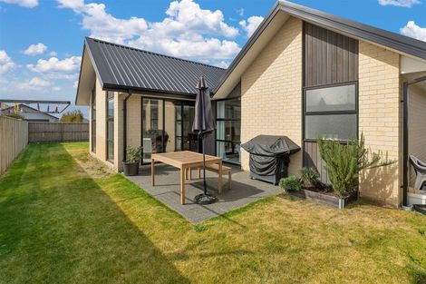 Photo of property in 9 Deans Place, Amberley, 7410