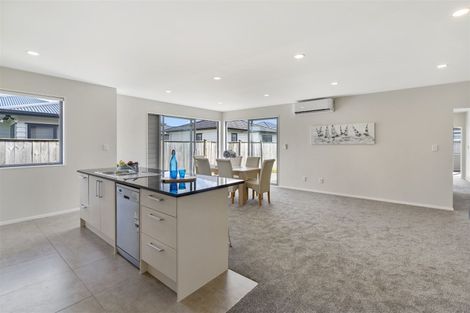 Photo of property in 23 Hollowout Street, Takanini, 2112