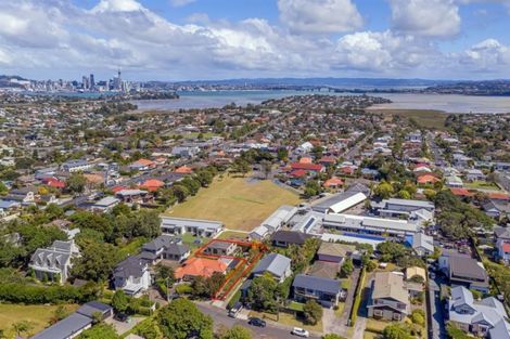 Photo of property in 2/9 Maleme Avenue, Belmont, Auckland, 0622