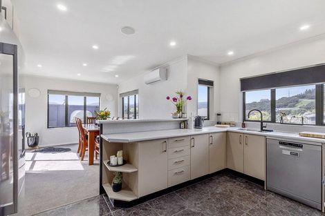 Photo of property in 2 Endeavour Drive, Whitby, Porirua, 5024