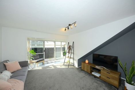 Photo of property in 2/5 Frome Place, St Albans, Christchurch, 8052