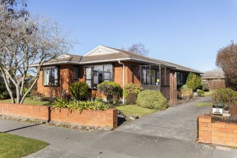 Photo of property in 19 Montclare Avenue, Ilam, Christchurch, 8041
