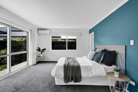 Photo of property in 13 Birdie Lane, Waiwhakaiho, New Plymouth, 4312