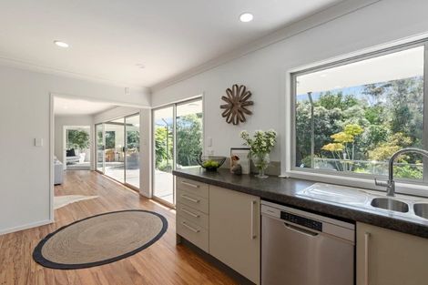 Photo of property in 38-40 Puriri Road, Waikanae, 5036