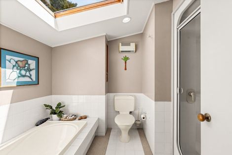 Photo of property in 33 Hikanui Drive, Havelock North, 4130