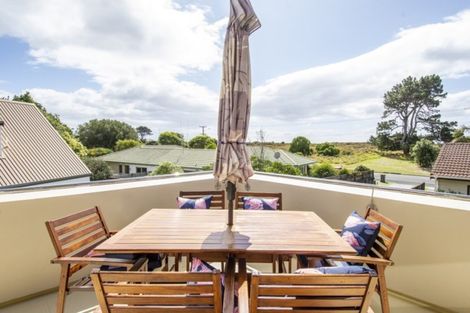 Photo of property in 320a Papamoa Beach Road, Papamoa Beach, Papamoa, 3118