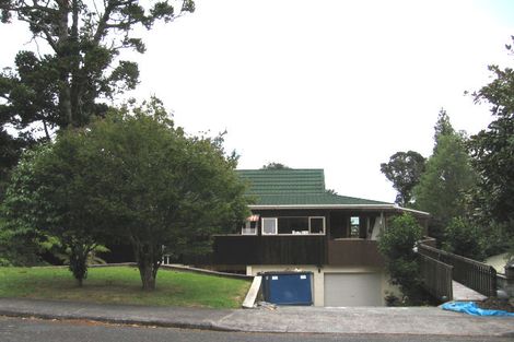 Photo of property in 17 Pluto Place, Beach Haven, Auckland, 0626