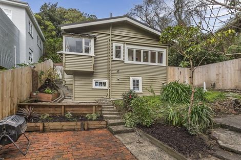 Photo of property in 62 Rodrigo Road, Kilbirnie, Wellington, 6022