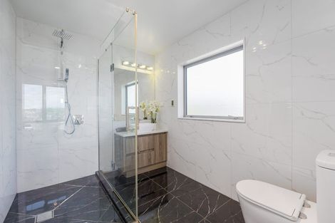 Photo of property in 10 Ian Gordon Lane, Orewa, 0931