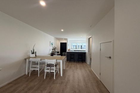 Photo of property in 22 Koiora Road, Clarks Beach, 2122