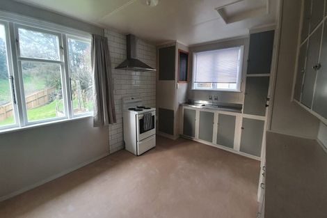 Photo of property in 98 Cook Street, Marfell, New Plymouth, 4310