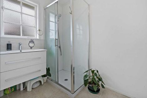 Photo of property in 14 Joanne Place, Rosehill, Papakura, 2113