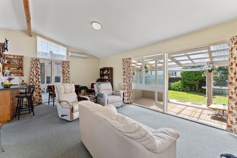 Photo of property in 37 Kent Street, Levin, 5510