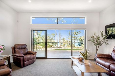 Photo of property in 62 Ronald Avenue, Glenbrook, Waiuku, 2681