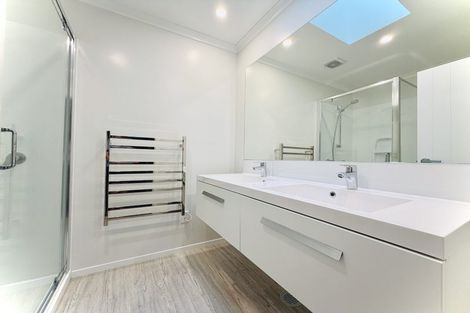 Photo of property in 21 Koreke Close, Kenepuru, Porirua, 5022