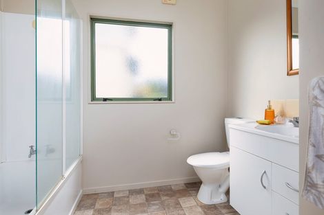 Photo of property in 1/12 Kelkirk Street, Kelston, Auckland, 0602