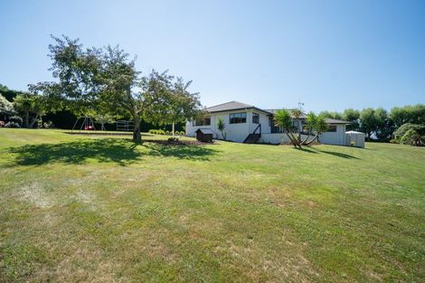 Photo of property in 34 Schnell Drive, Kelvin Grove, Palmerston North, 4414
