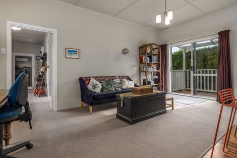Photo of property in 2 John Street, Titahi Bay, Porirua, 5022