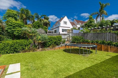 Photo of property in 6 Lingham Crescent, Torbay, Auckland, 0630