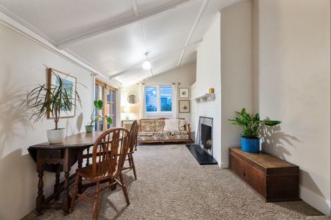 Photo of property in 2/2 Evan Street, Belmont, Auckland, 0622